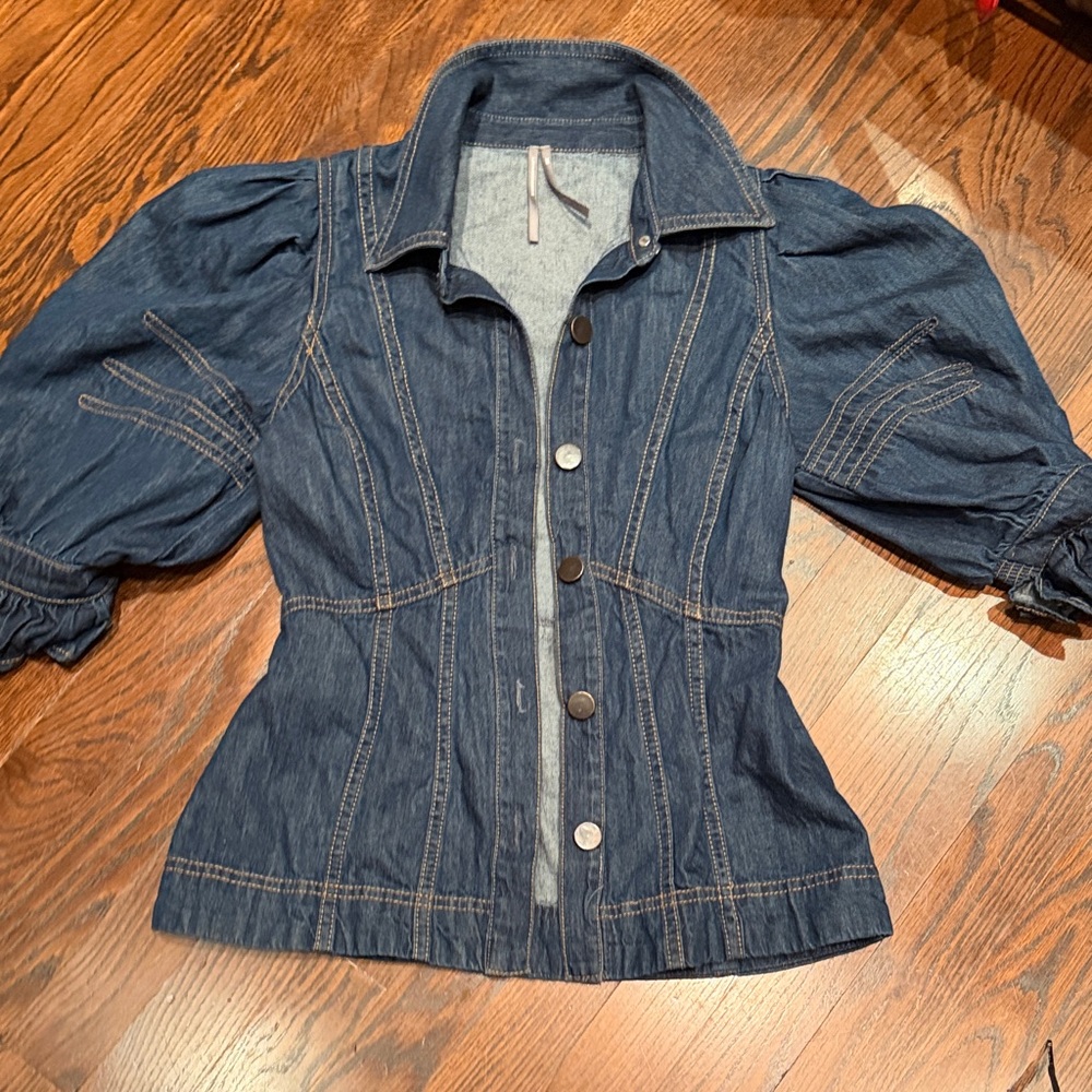 Anthropologie Puff-Sleeve
Denim Buttondown Shirt